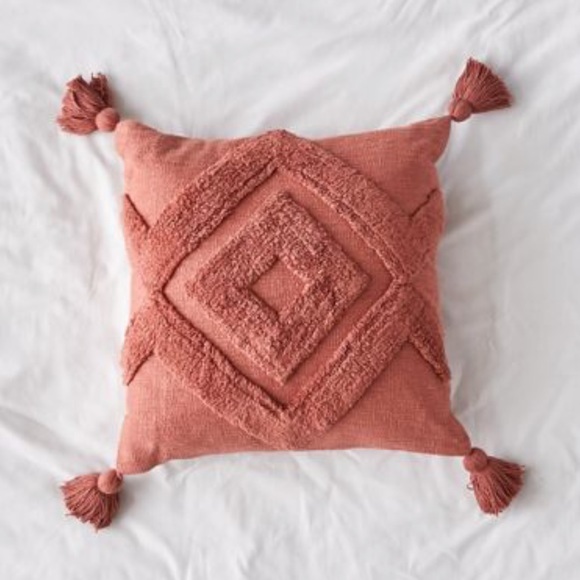 Diamond Tuff Throw Pillow UO - Picture 1 of 4